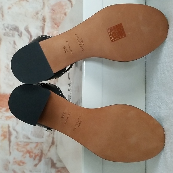 New Givenchy Elegant Studded Leather Sandals - Picture 8 of 12